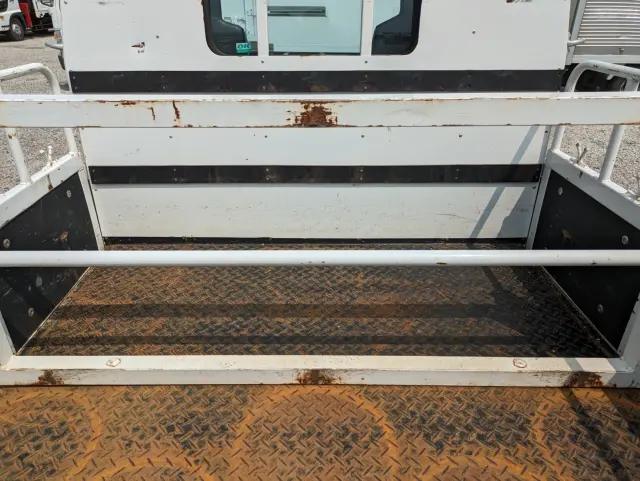 いすゞ エルフ TRG-NKR85A(2WD)の写真15