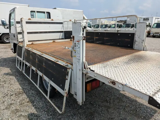 いすゞ エルフ TRG-NKR85A(2WD)の写真18