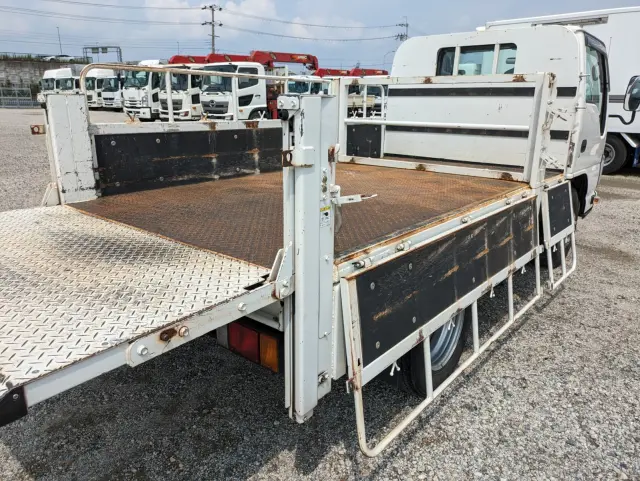 いすゞ エルフ TRG-NKR85A(2WD)の写真19