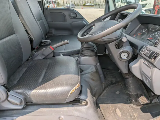 いすゞ エルフ TRG-NKR85A(2WD)の写真30