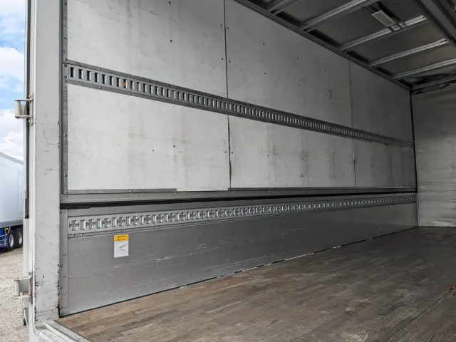 三菱 ファイター 2KG-FK62F(2WD)の写真21