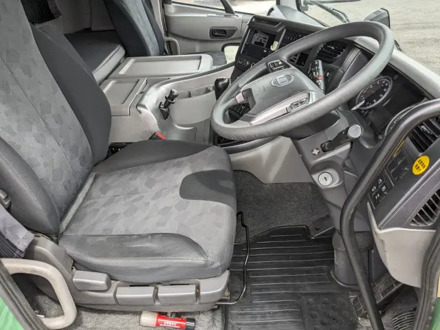 UD クオン 2PG-CX5BA(6x4)の写真37