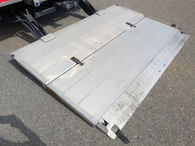 三菱 ファイター 2KG-FK61F(2WD)の写真8