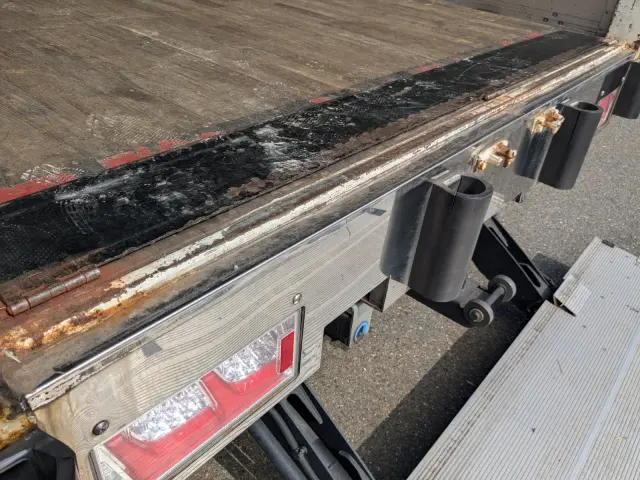 三菱 ファイター 2KG-FK61F(2WD)の写真9