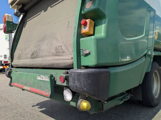 いすゞ エルフ TPG-NMR85AN(2WD)の写真8