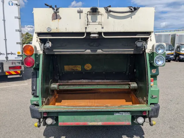 いすゞ エルフ TPG-NMR85AN(2WD)の写真9