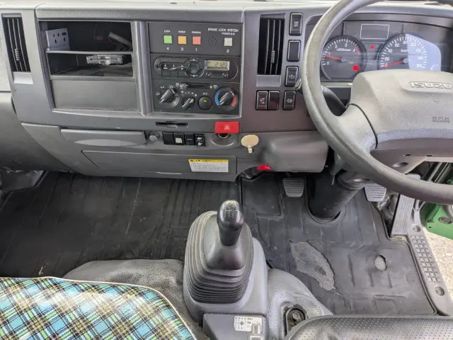 いすゞ エルフ TPG-NMR85AN(2WD)の写真39