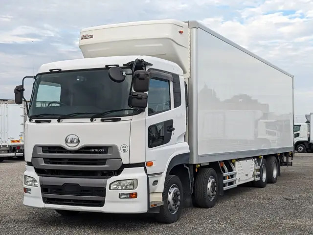 UD クオン QPG-CG5ZA(8x4)の写真1