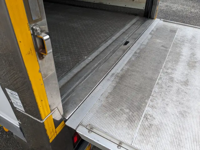 UD クオン QPG-CG5ZA(8x4)の写真12