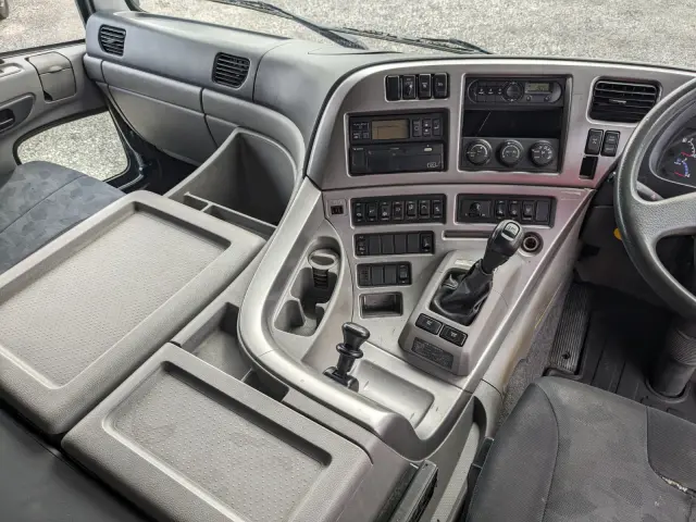 UD クオン QPG-CG5ZA(8x4)の写真42