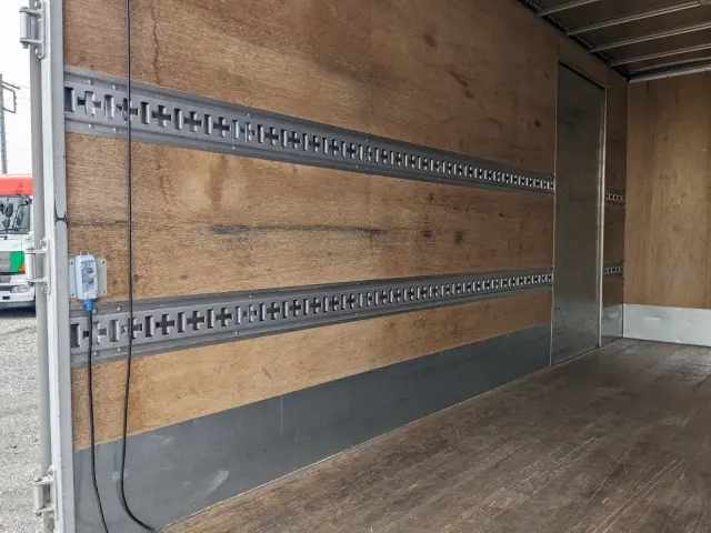 日野 デュトロ TKG-XZU650M(2WD)の写真21