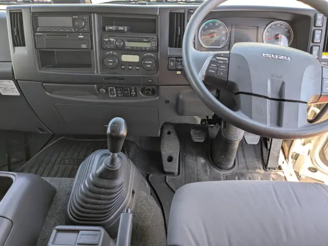 いすゞ フォワード 2RG-FRR90T2(2WD)の写真25