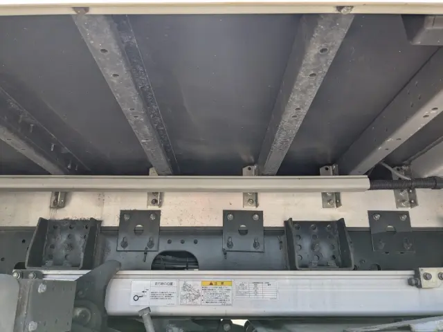 いすゞ フォワード 2RG-FRR90T2(2WD)の写真32