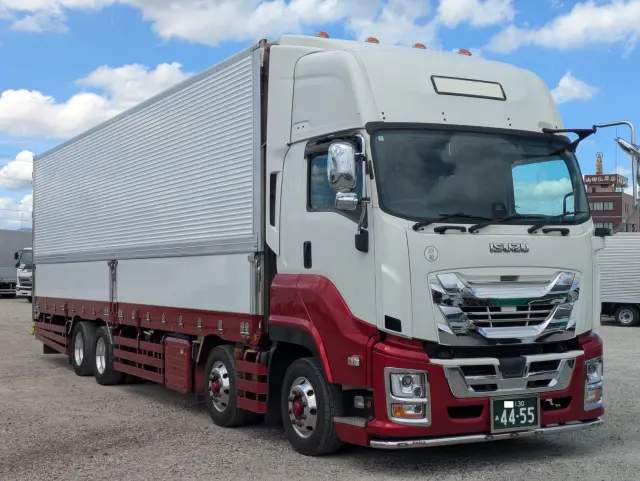 いすゞ ギガ 2PG-CYJ77C(8x4)の写真2