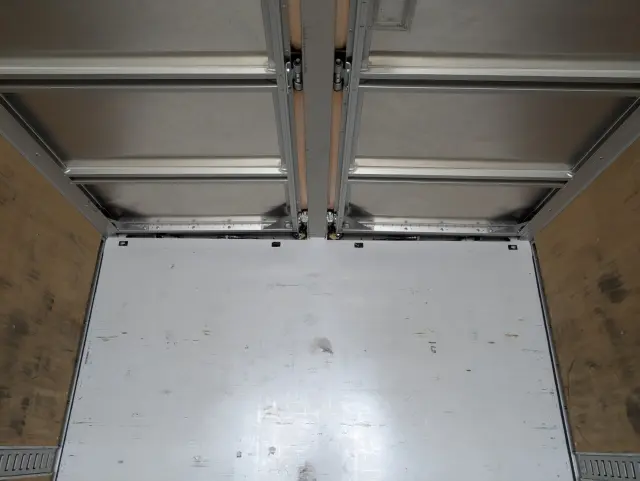 いすゞ ギガ 2PG-CYJ77C(8x4)の写真13