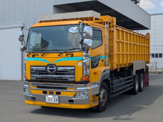 日野 プロフィア QPG-FS1EREA(6x4)の写真1
