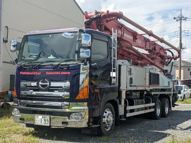 日野 プロフィア QPG-FQ1AREA改(6x4)の写真1