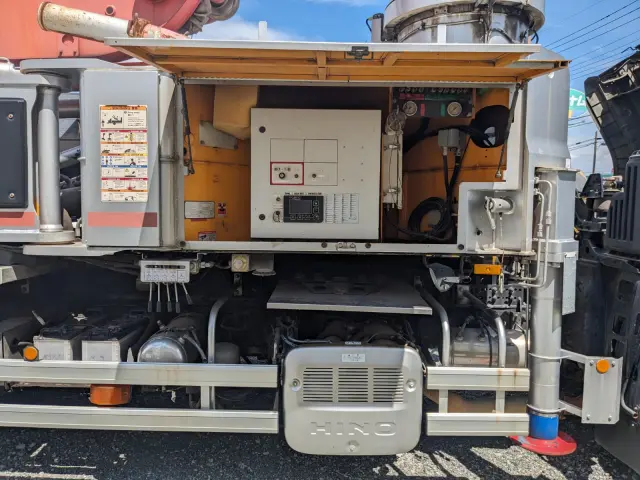 日野 プロフィア QPG-FQ1AREA改(6x4)の写真36