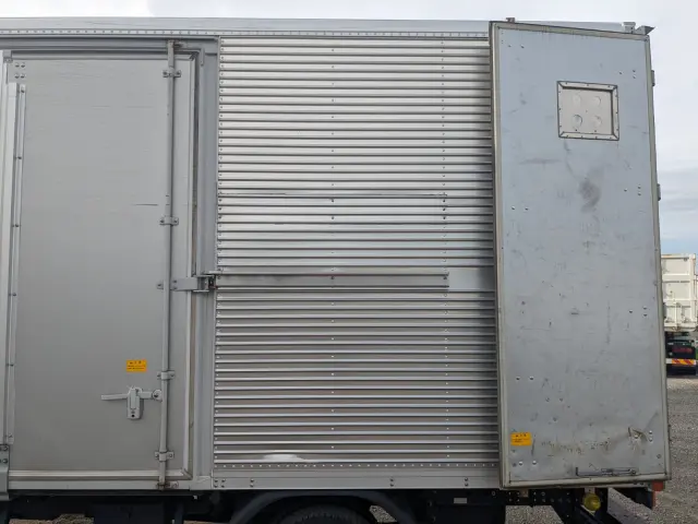 三菱 キャンター TPG-FEA50(2WD)の写真20