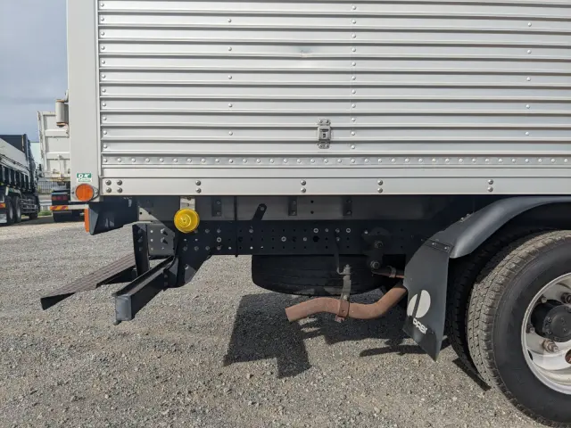 三菱 キャンター TPG-FEA50(2WD)の写真34