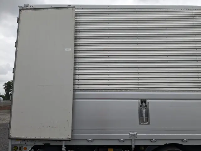 日野 プロフィア 2DG-FW1AHC(8x4)の写真36