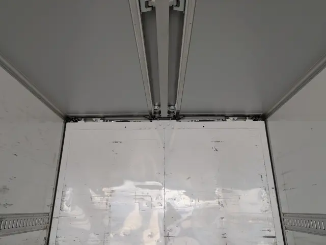 いすゞ ギガ 2PG-CYJ77C(8x4)の写真10