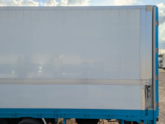 いすゞ ギガ 2PG-CYJ77C(8x4)の写真15
