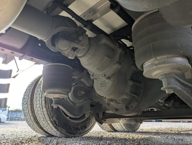 いすゞ ギガ 2PG-CYJ77C(8x4)の写真27