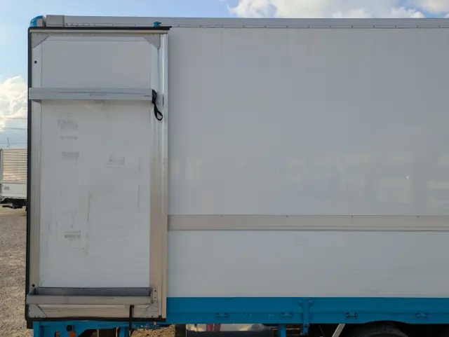 いすゞ ギガ 2PG-CYJ77C(8x4)の写真30