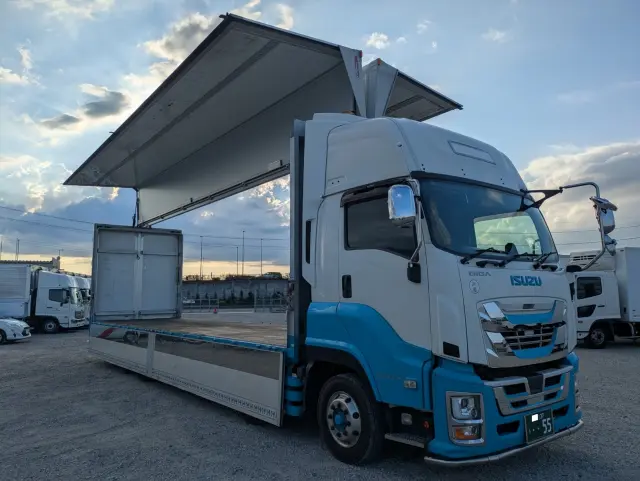 いすゞ ギガ 2PG-CYJ77C(8x4)の写真36