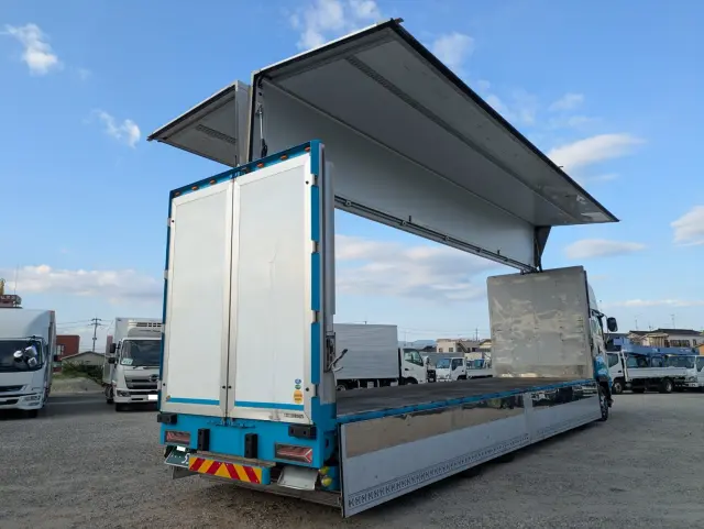 いすゞ ギガ 2PG-CYJ77C(8x4)の写真39