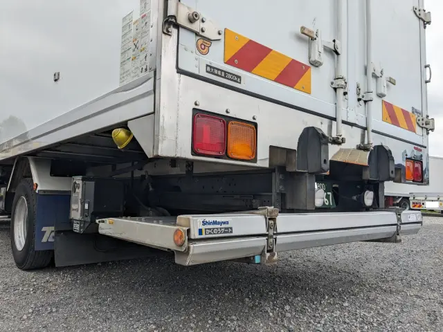 いすゞ フォワード 2PG-FRR90S2(2WD)の写真7