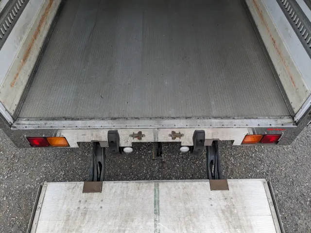 いすゞ フォワード 2PG-FRR90S2(2WD)の写真11