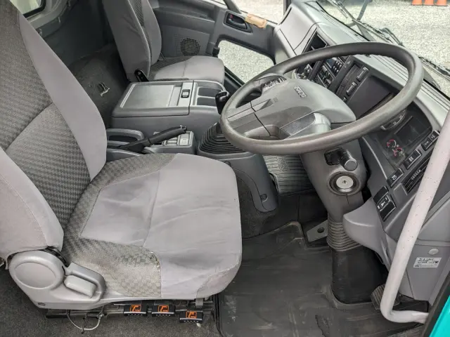 いすゞ フォワード 2PG-FRR90S2(2WD)の写真22