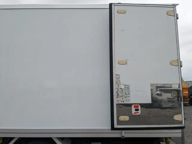いすゞ フォワード 2PG-FRR90S2(2WD)の写真29