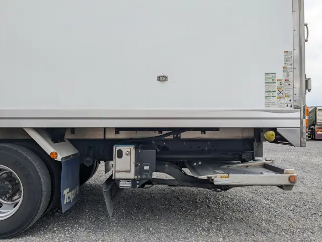 いすゞ フォワード 2PG-FRR90S2(2WD)の写真30
