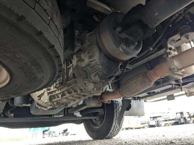 いすゞ フォワード 2PG-FRR90S2(2WD)の写真33