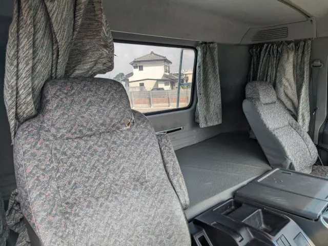 いすゞ ギガ QKG-CXZ77AT(6x4)の写真23