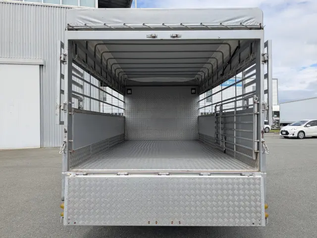 日野 デュトロ 2WG-XZU713M(2WD)の写真9