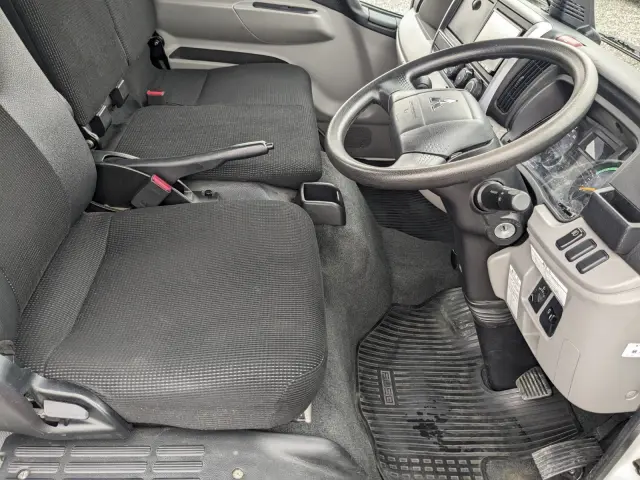 三菱 キャンター 2RG-FBA20(2WD)の写真22