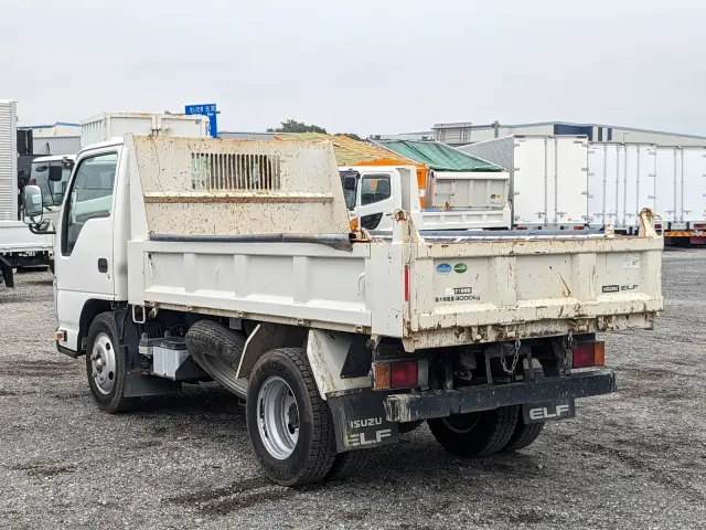 いすゞ エルフ TPG-NKR85AD(2WD)の写真3