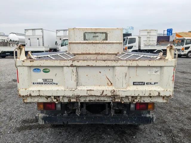 いすゞ エルフ TPG-NKR85AD(2WD)の写真5