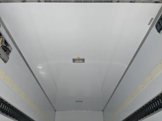 三菱 キャンター 2PG-FEAV0(2WD)の写真17