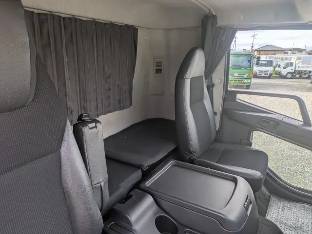 三菱 ファイター 2KG-FK62F(2WD)の写真24