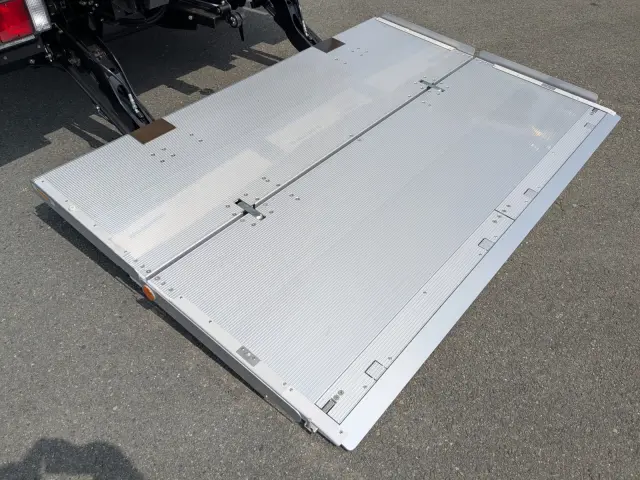 三菱 ファイター 2KG-FK65F(2WD)の写真9