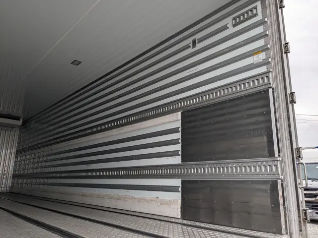UD クオン 2PG-CG5CA(8x4)の写真17