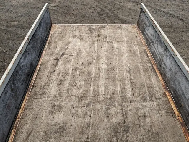 いすゞ エルフ TPG-NJR85A(2WD)の写真16