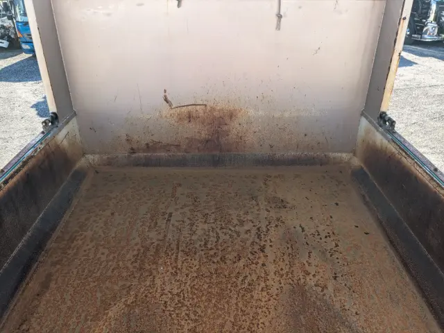 いすゞ ギガ QKG-CYZ77BM(6x4)の写真10