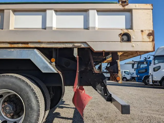 いすゞ ギガ QKG-CYZ77BM(6x4)の写真14