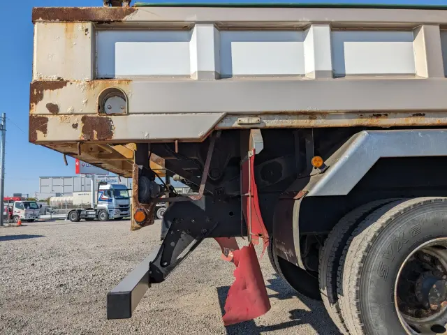 いすゞ ギガ QKG-CYZ77BM(6x4)の写真20